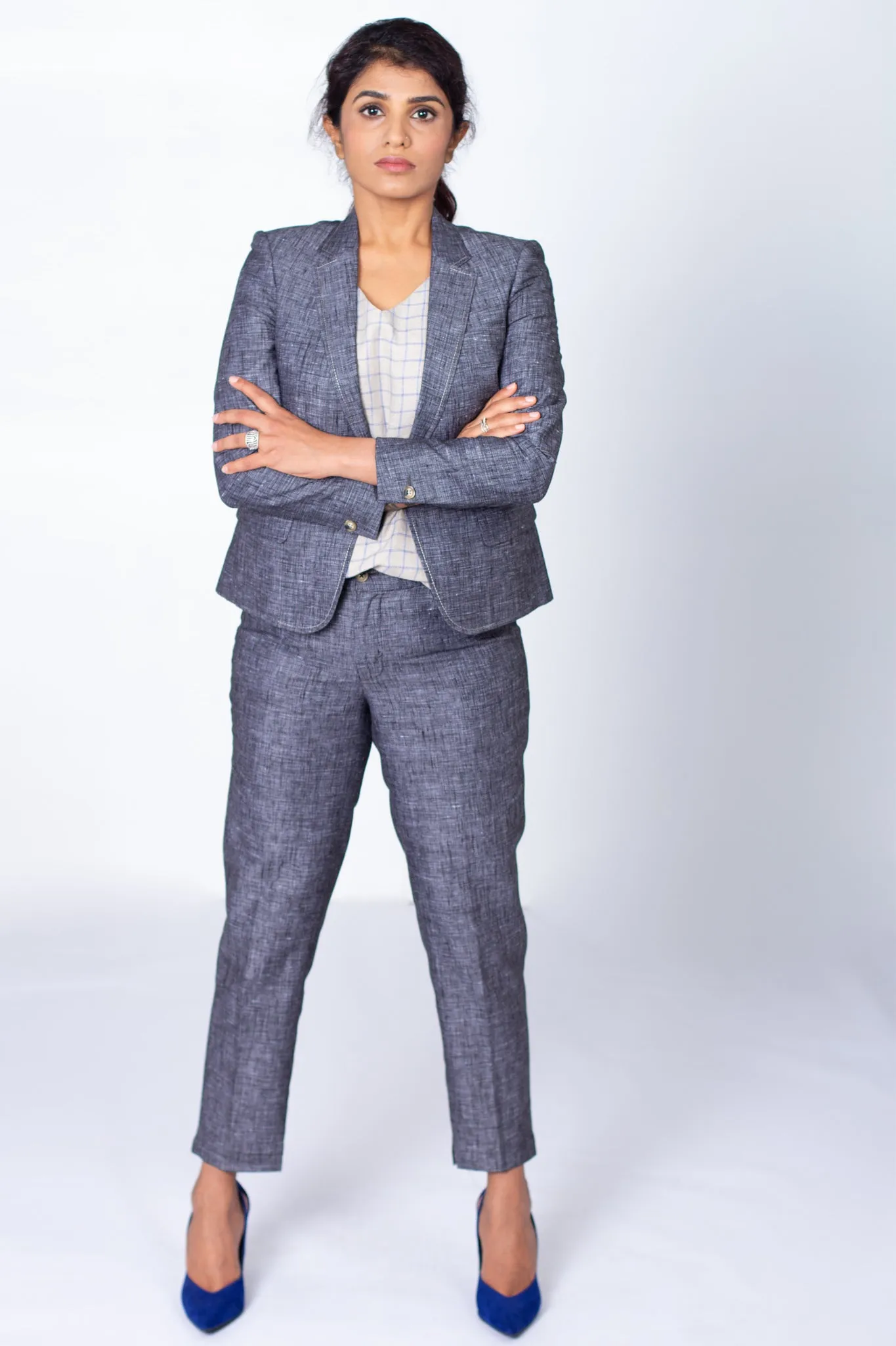 Pure Linen Blazer in Pebble Black