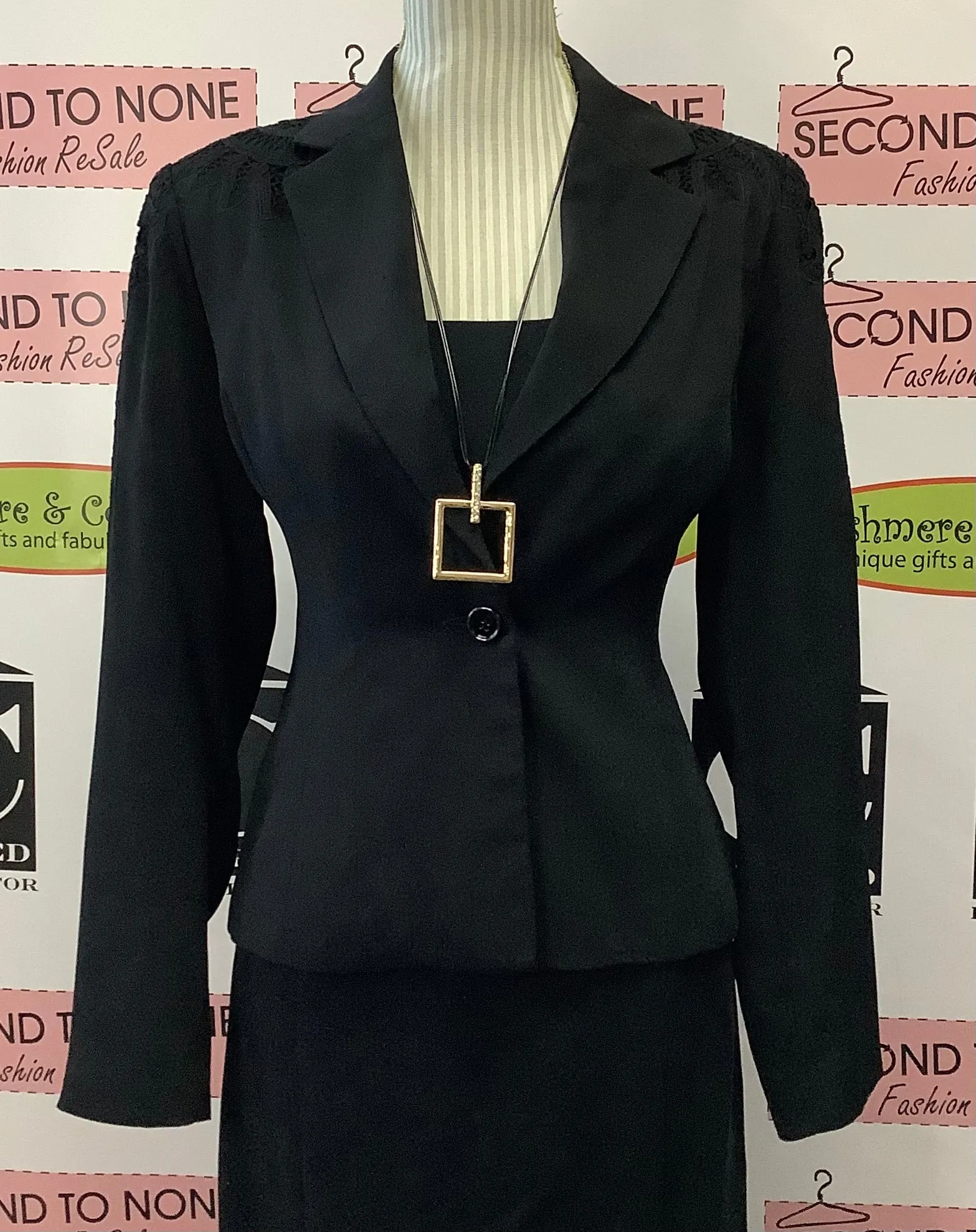 Vintage Lace   Lovely Blazer (Size XL)