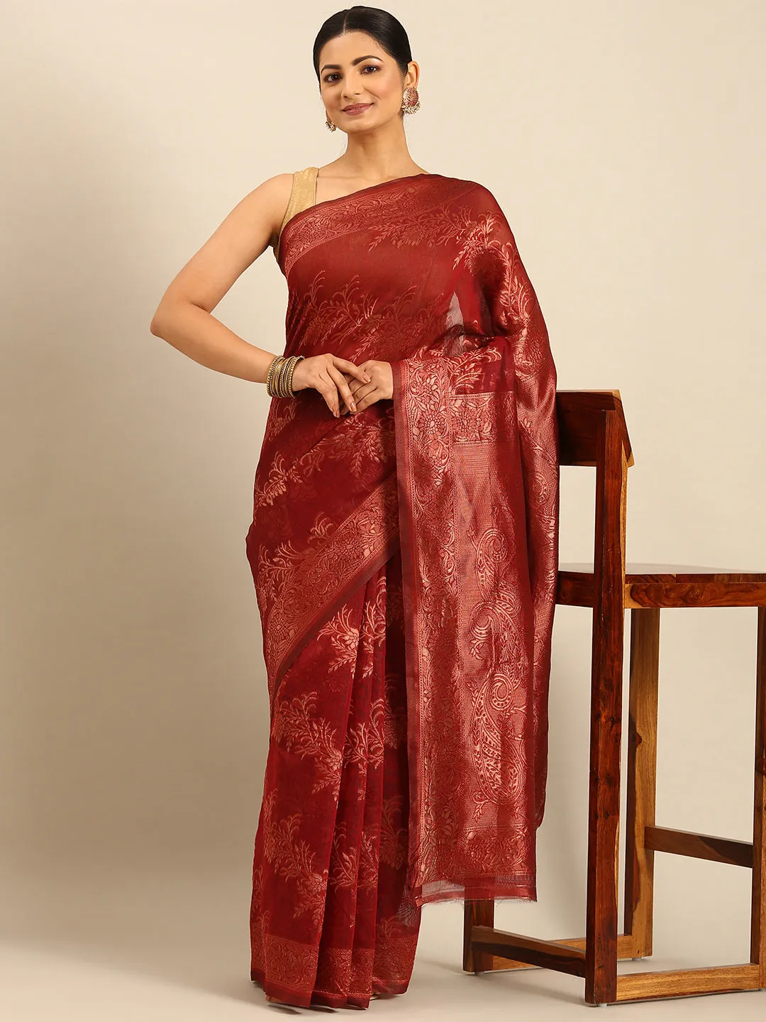 Women Red Cotton Saree With Un Stitched Blouse